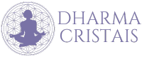 Logotipo da Dharma Cristais com pessoa meditando sentada no chão, mãos apoiadas nos joelhos, transmitindo energia, equilíbrio e espiritualidade. Blog Energia em Casa
